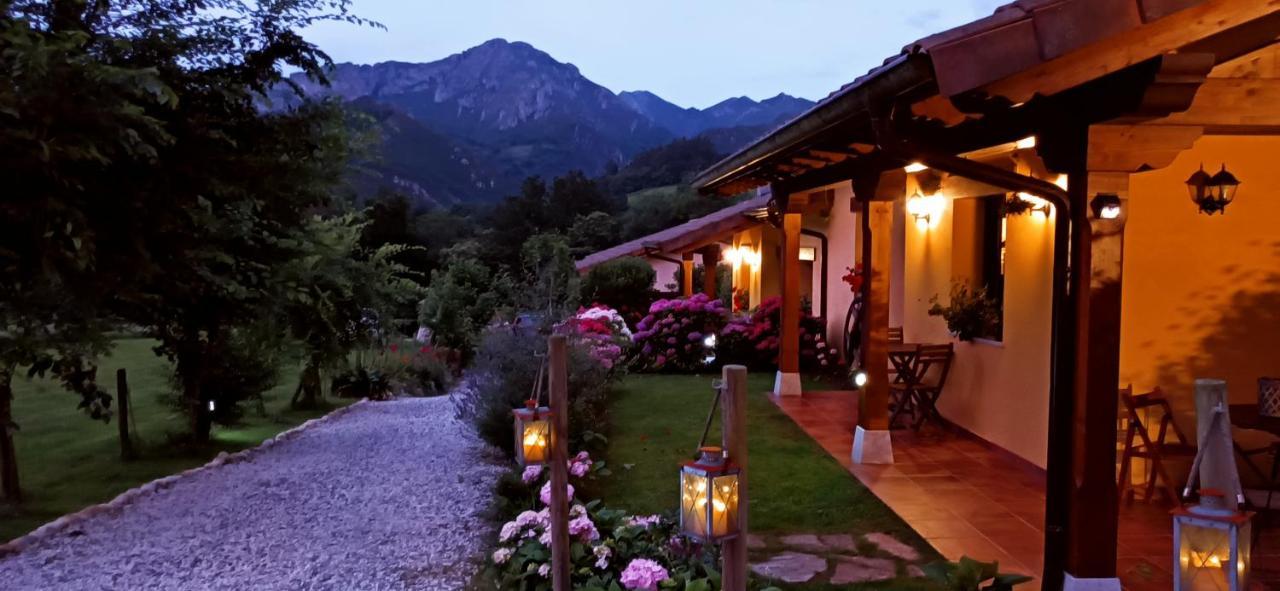 Casas Rurales Entrecastanos กังกัส เด โอนิส ภายนอก รูปภาพ