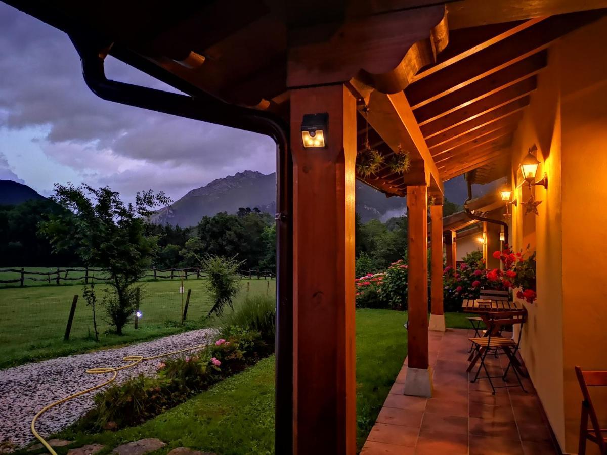 Casas Rurales Entrecastanos กังกัส เด โอนิส ภายนอก รูปภาพ
