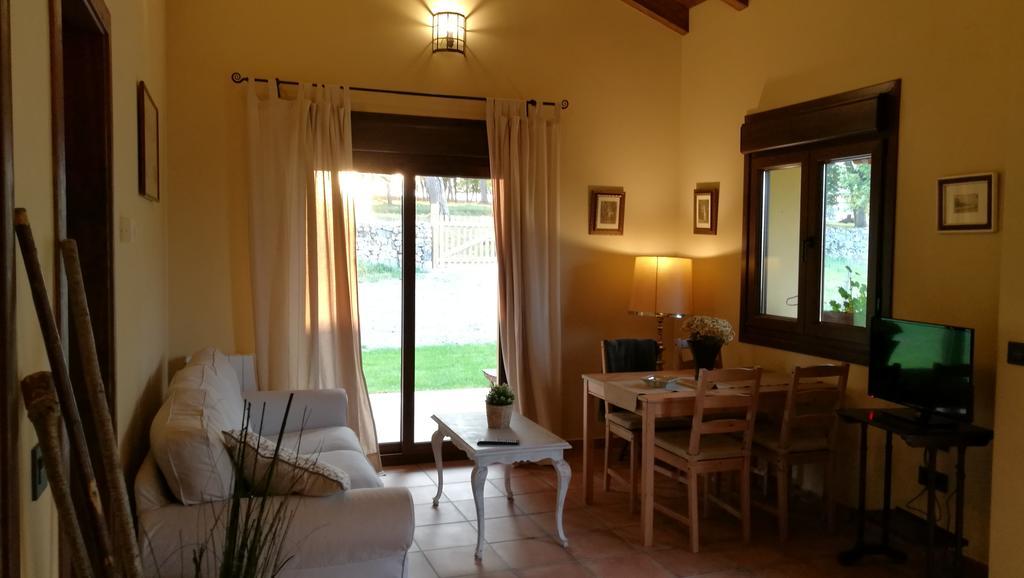 Casas Rurales Entrecastanos กังกัส เด โอนิส ภายนอก รูปภาพ