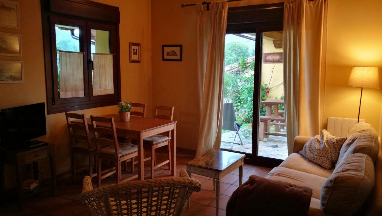 Casas Rurales Entrecastanos กังกัส เด โอนิส ภายนอก รูปภาพ